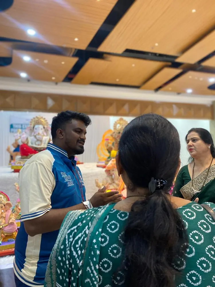 Live eco-Ganpati product demonstration to buyers at Mira Road